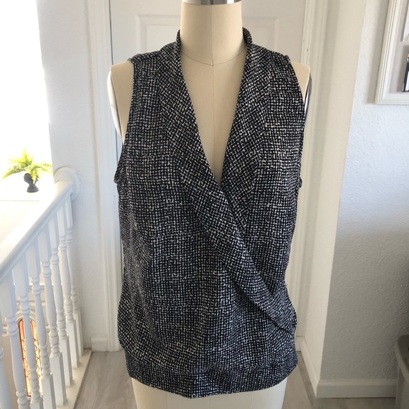 White House Black Market Tops - WhiteHouseBlackmarket short sleeve top.